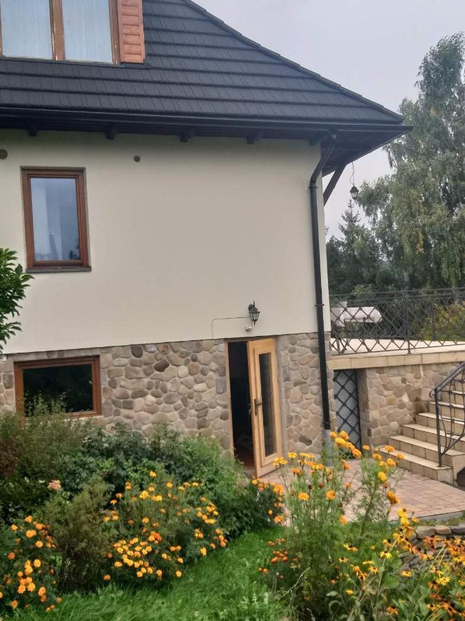 Mountain House Hotell Ustrzyki Dolne Exteriör bild