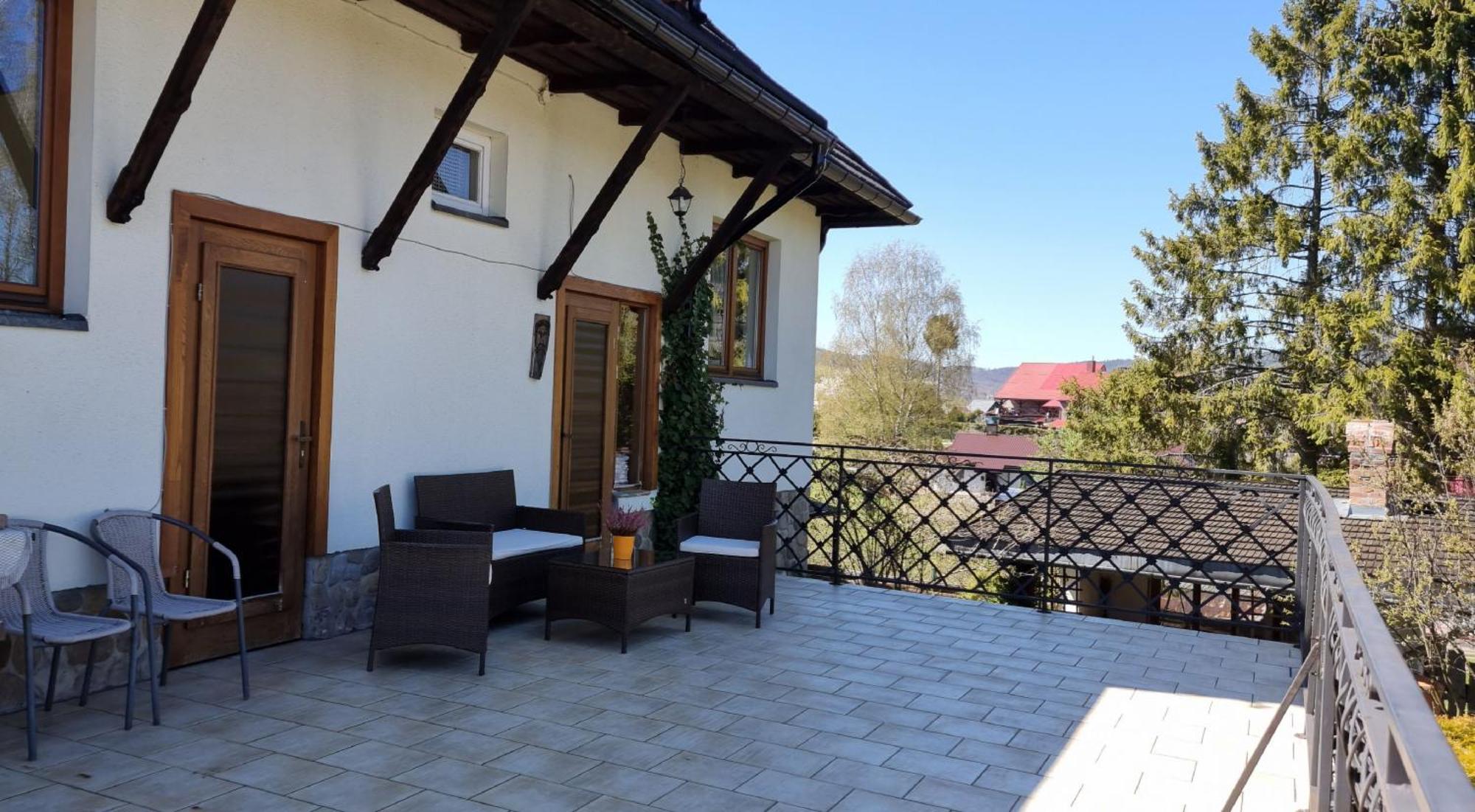 Mountain House Hotell Ustrzyki Dolne Exteriör bild